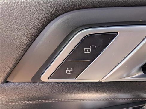 Used 2024 BMW X7 xDrive40i image 36