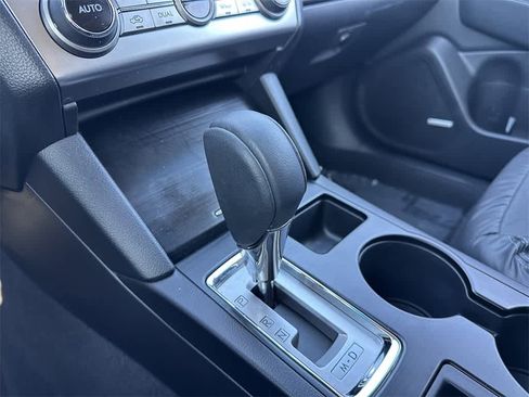 Used 2017 Subaru Outback 2.5i Limited image 18