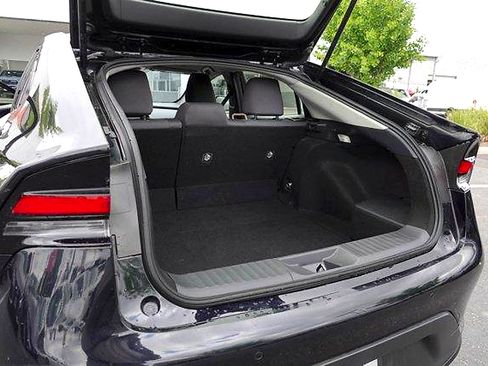 Used 2024 Toyota Prius LE FWD image 25