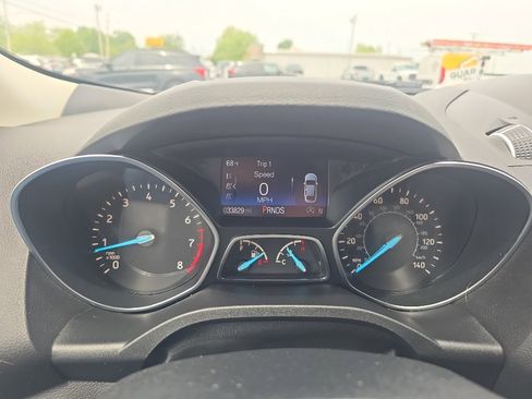 Used 2017 Ford Escape SE w/ Equipment Group 201A AWD/4WD image 19