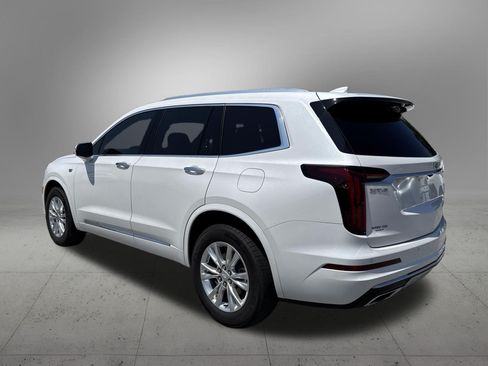 Used 2024 Cadillac XT6 Luxury FWD image 3