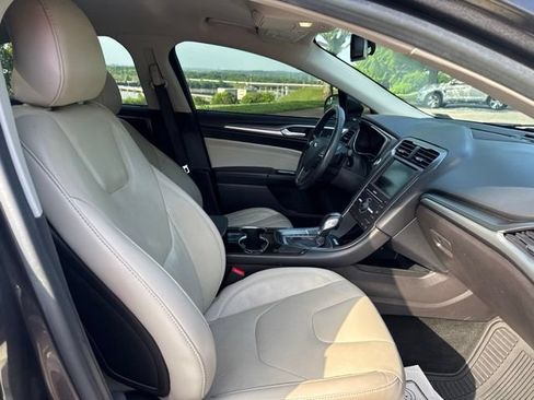 Used 2016 Ford Fusion Titanium FWD image 10