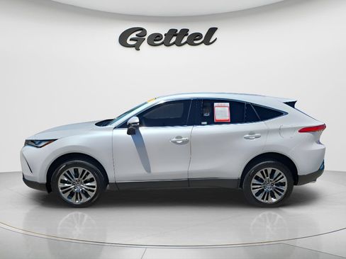 Used 2024 Toyota Venza XLE AWD/4WD image 8