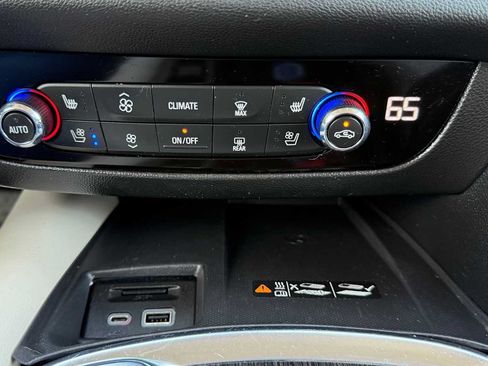 Used 2024 Buick Enclave Avenir AWD/4WD image 26