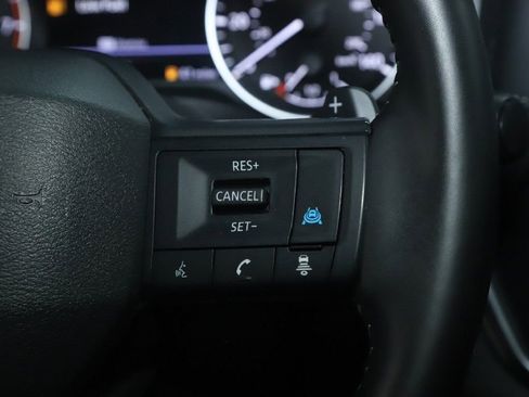 Used 2025 Nissan Rogue SV AWD/4WD image 23