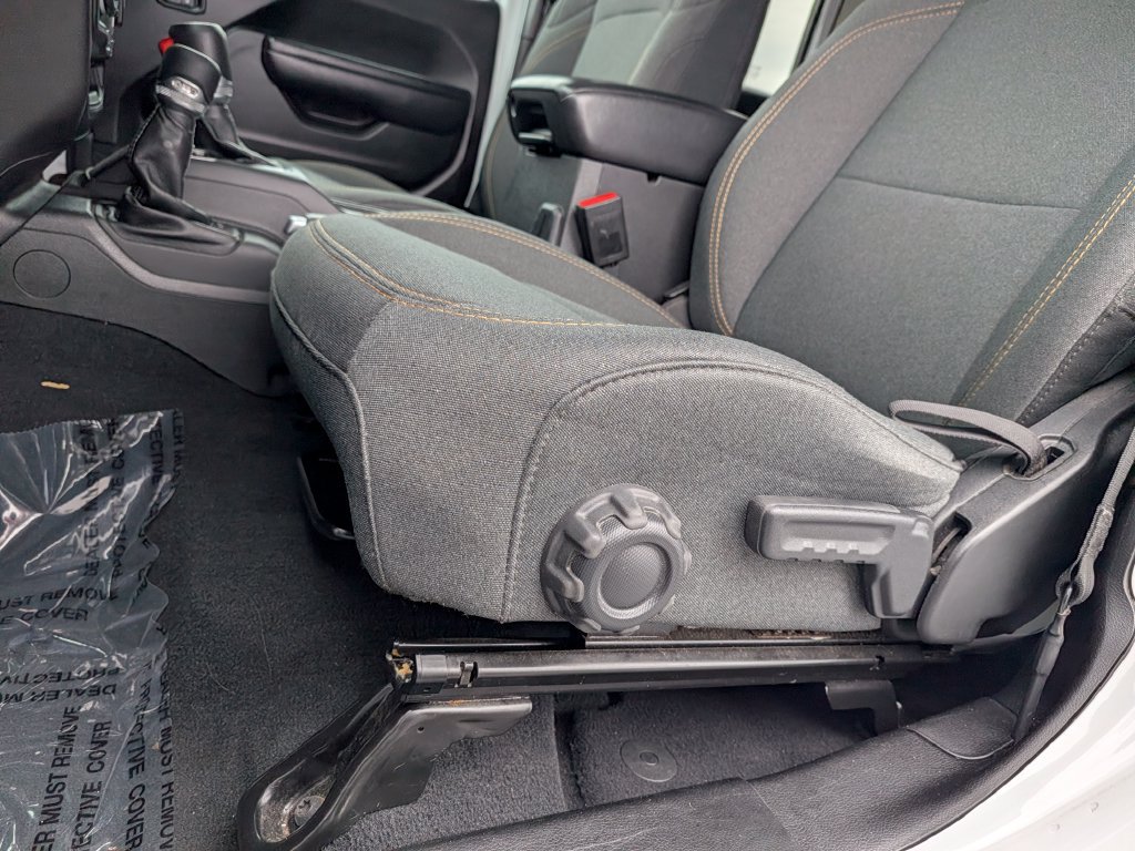 Used 2024 Jeep Wrangler Unlimited AWD/4WD image 16