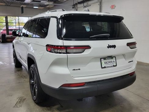 Used 2024 Jeep Grand Cherokee L Limited w/ Black Appearance Package AWD/4WD image 7