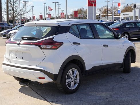 Certified 2025 Nissan Kicks Play S image 19