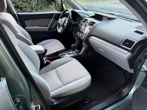 Used 2018 Subaru Forester 2.5i Premium AWD/4WD image 23
