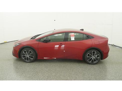 New 2026 Toyota Prius XLE FWD image 3