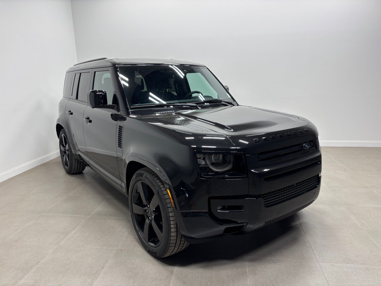 New 2026 Land Rover Defender 110 X-Dynamic SE AWD/4WD image 4