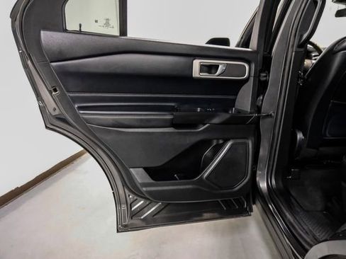 Used 2020 Ford Explorer XLT w/ Equipment Group 202A image 40