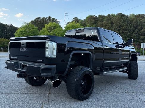 Used 2015 GMC Sierra 3500 Denali w/ Duramax Plus Package image 8