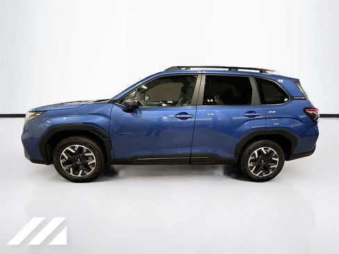 Used 2026 Subaru Forester Premium AWD/4WD image 8