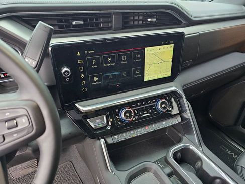 Used 2025 GMC Sierra 3500 Denali image 22