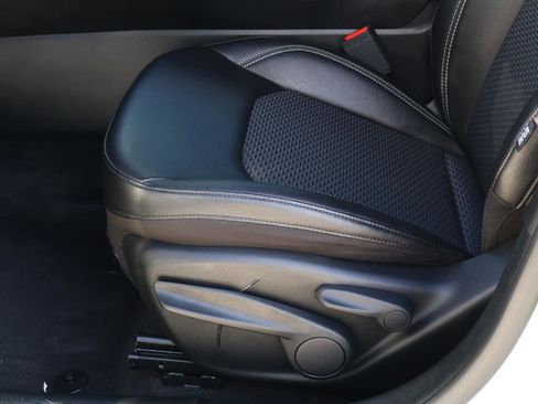 Used 2024 Jeep Compass Latitude w/ Altitude Special Edition image 13