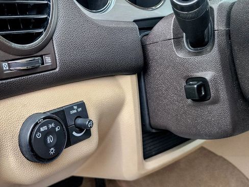 Used 2009 Buick Enclave CXL w/ Entertainment Package #4 image 23