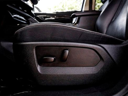 Used 2023 Buick Envision Essence image 12