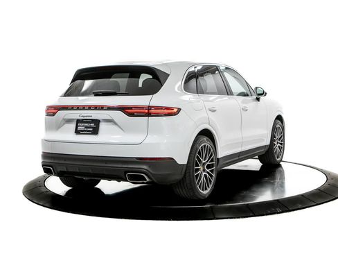 Certified 2023 Porsche Cayenne AWD/4WD image 7