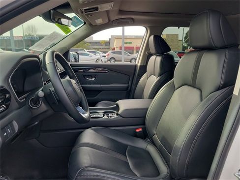 Certified 2024 Honda Pilot Touring image 18