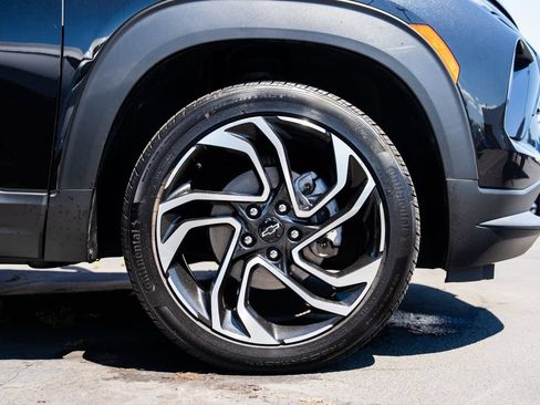 Used 2024 Chevrolet TrailBlazer RS w/ Convenience Package AWD/4WD image 8