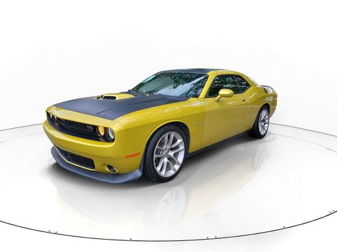 Used 2020 Dodge Challenger R/T image 3