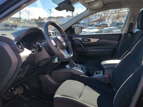 Used 2022 Nissan Rogue Sport S image 10