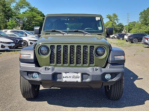 Used 2024 Jeep Wrangler Unlimited Sport AWD/4WD image 2