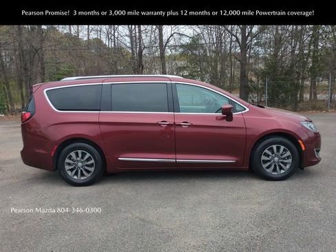 Used 2019 Chrysler Pacifica Touring-L Plus image 3