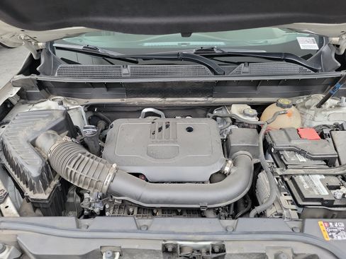 Used 2023 GMC Acadia SLE FWD image 26
