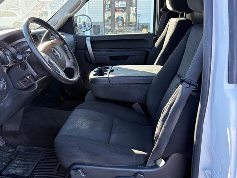 Used 2011 GMC Sierra 1500 SLE w/ SLE Preferred Package image 9