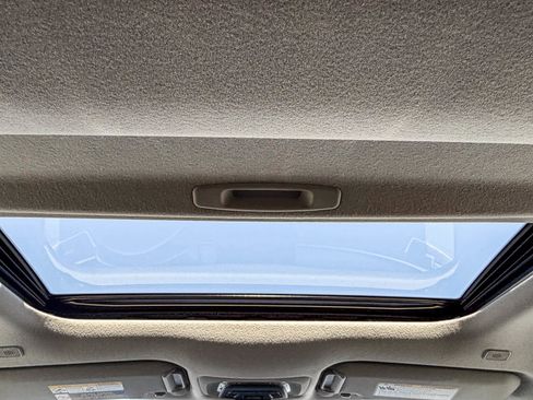 Used 2024 Toyota Corolla Cross XLE w/ Convenience Package image 15