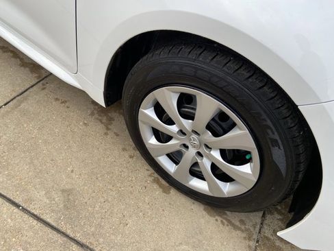 Used 2024 Toyota Corolla LE image 31