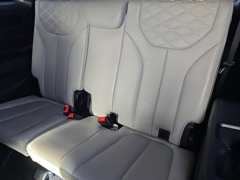 Used 2021 Hyundai Palisade Limited image 32