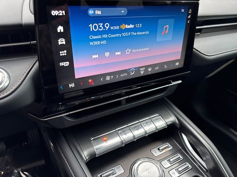 New 2026 Lincoln Nautilus Premier image 23