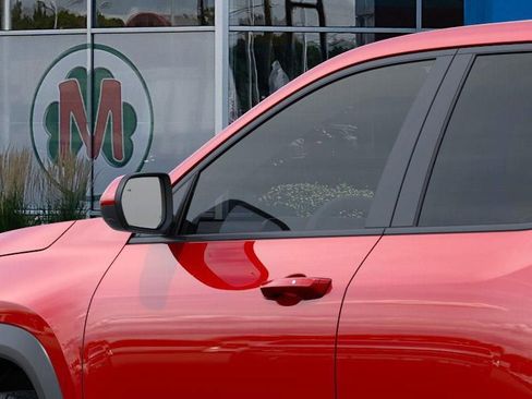 New 2026 Chevrolet Equinox LT image 12