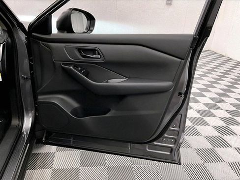 New 2026 Nissan Rogue S image 32