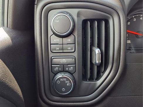 Used 2024 Chevrolet Silverado 1500 Custom Trail Boss w/ Turbomax Blackout Package AWD/4WD image 20