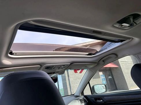 Used 2019 Subaru Outback 3.6R Limited AWD/4WD image 22