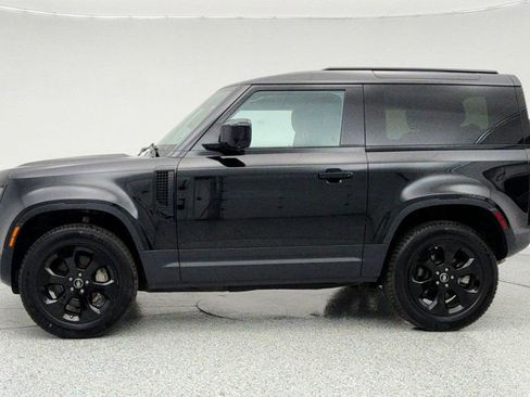 Used 2023 Land Rover Defender 90 SE image 8