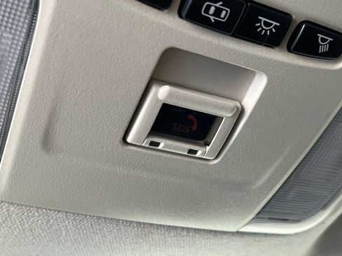 Used 2021 Toyota Corolla LE w/ Carpet Mat Package (TMS) FWD image 37