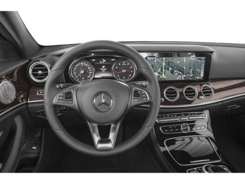 Used 2017 Mercedes-Benz E 300 image 7
