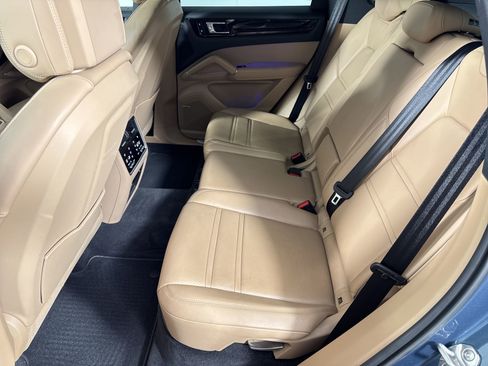 Used 2020 Porsche Cayenne image 15