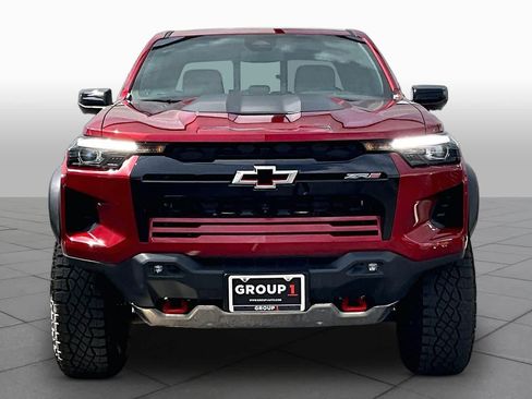 Used 2025 Chevrolet Colorado ZR2 w/ Technology Package AWD/4WD image 4