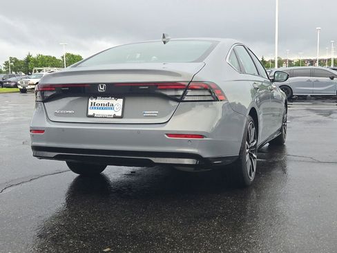 Used 2025 Honda Accord Touring image 9