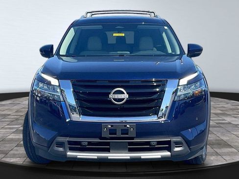 Certified 2024 Nissan Pathfinder SL FWD image 2