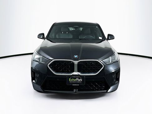 Used 2025 BMW X2 xDrive28i image 2