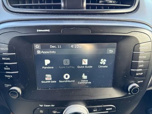 Used 2019 Kia Soul + image 10