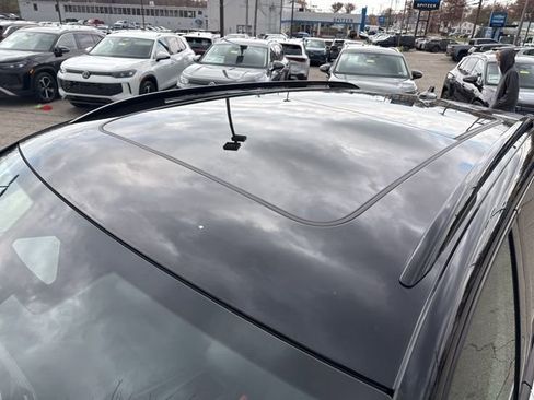 New 2026 Volkswagen Tiguan SE R-Line image 15