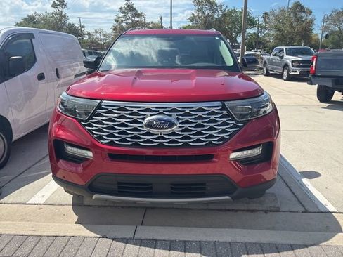 Certified 2020 Ford Explorer Platinum w/ Premium Technology Package image 2